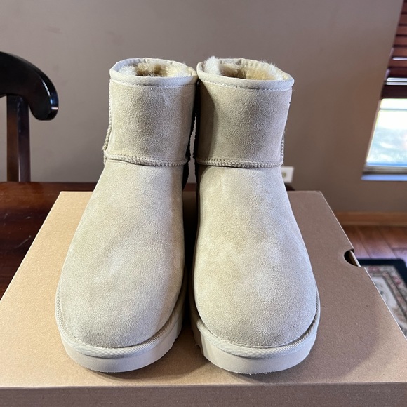 Ugg Classic Mini ii mustard seed NEW size 11 - Picture 7 of 12